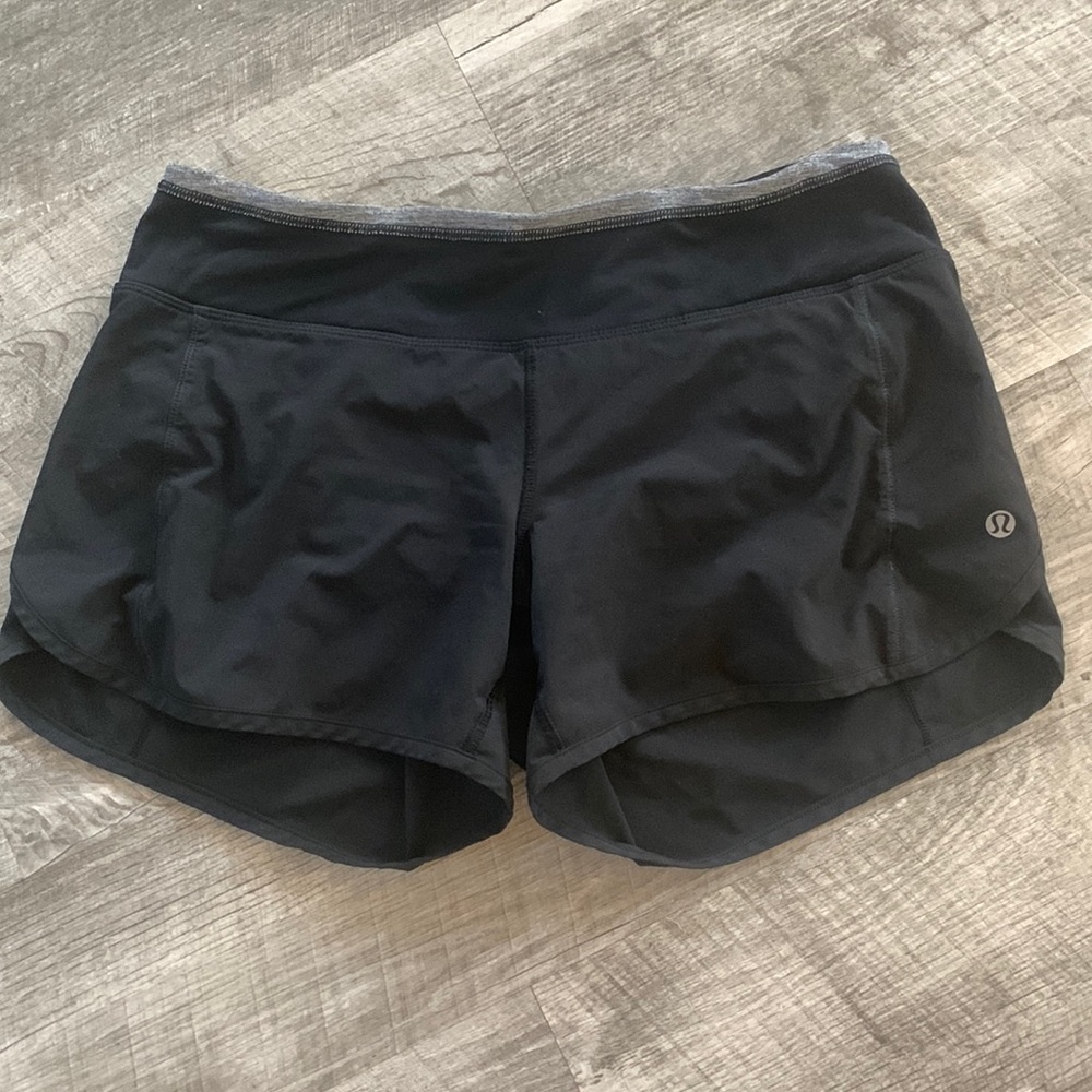 Lulu Lemon shorts (4)
